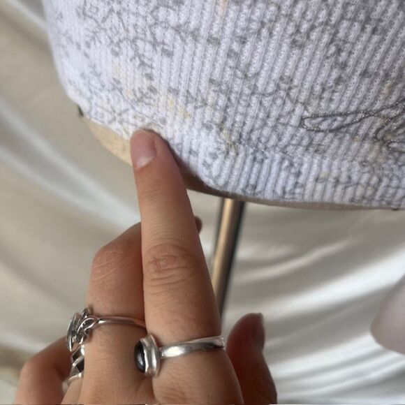 Aeropostale White Snowflake Henley button up top - Picture 6 of 8